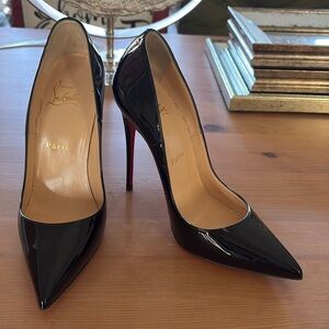 Christian Louboutin - So Kate 120MM patent leather pumps. Like new- worn once.